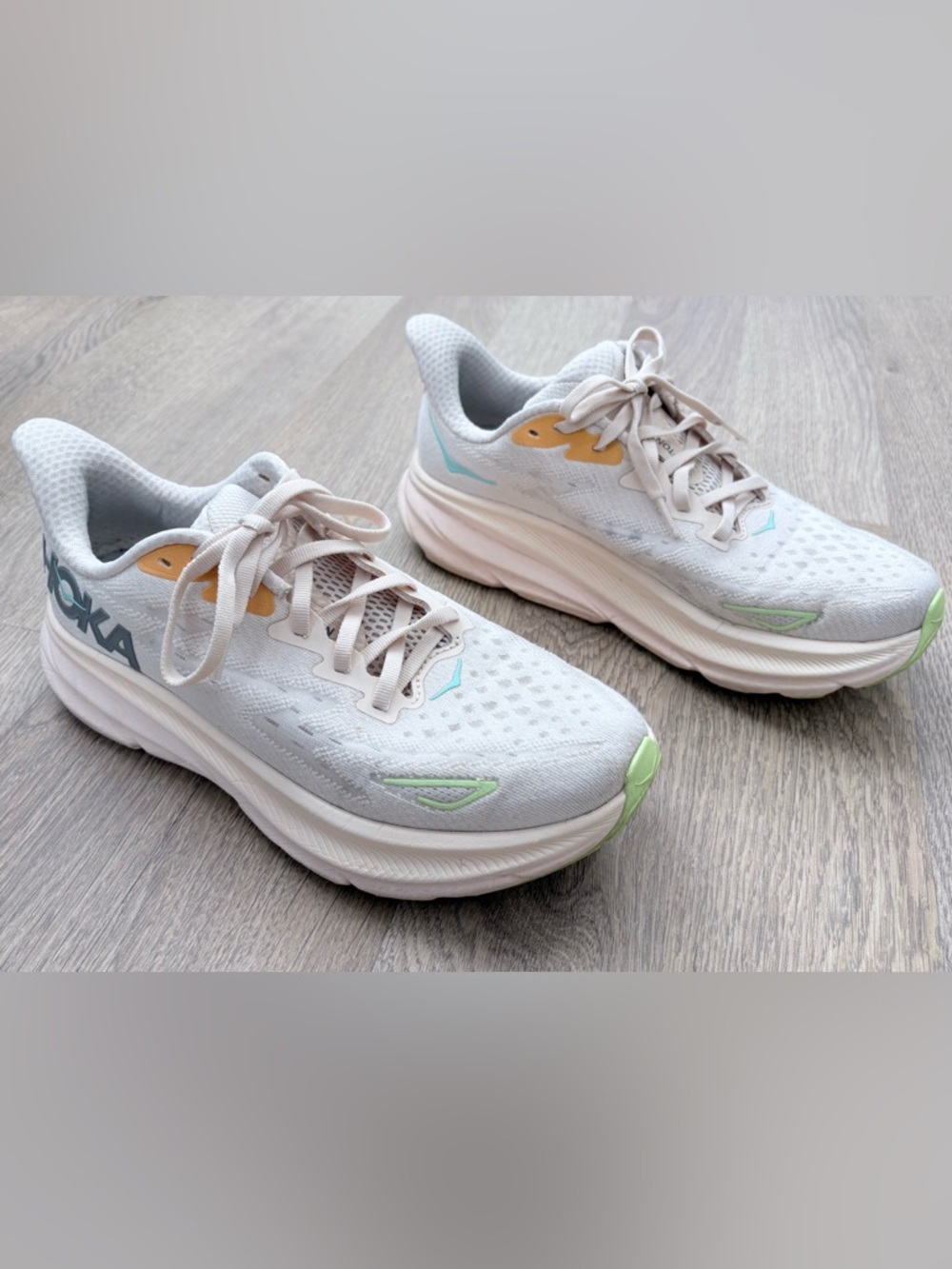 Hoka Womens Clifton 9 Cream Vanilla Astral Sneakers Sz 8.5 Trainers Running Shoe